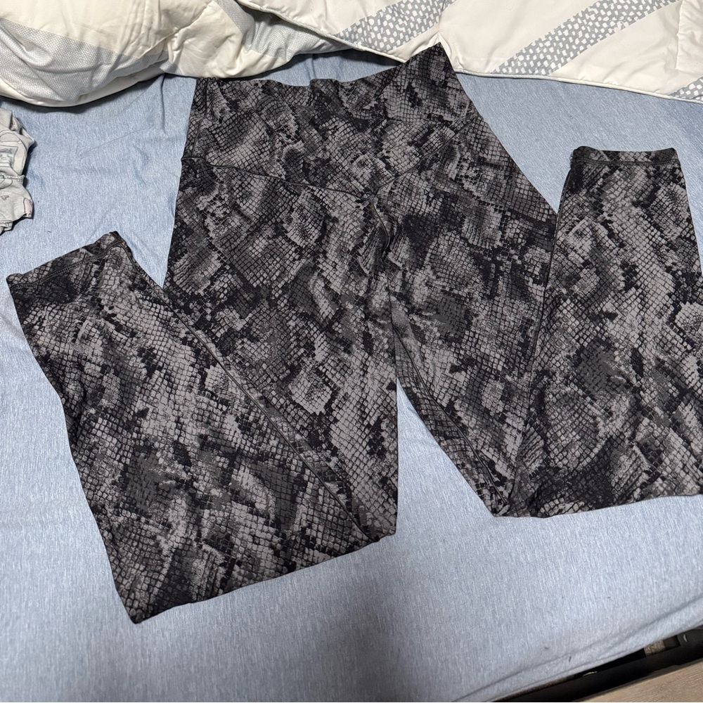 OFFLINE Aerie crossover ankle leggings